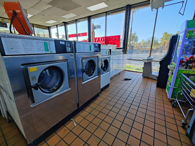 24 Hour Laundromat Twain