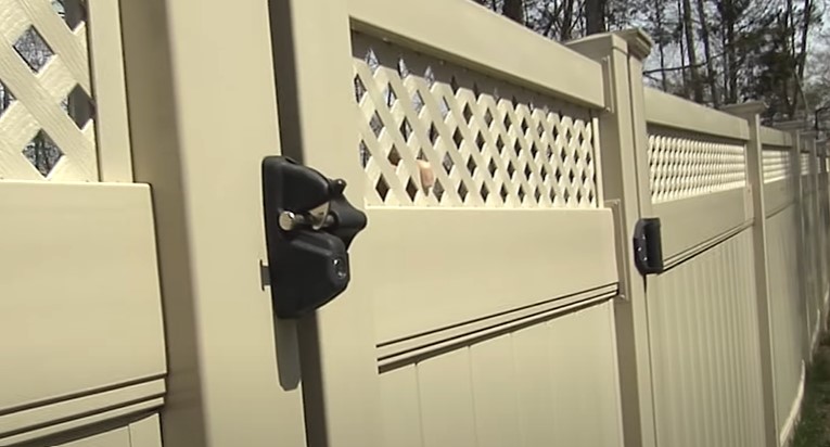 Theodore’s Vinyl Fencing Las Vegas