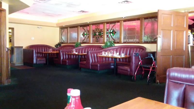 Rae’s Restaurant & Lounge