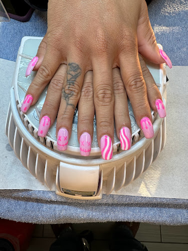 New Nails And Spa