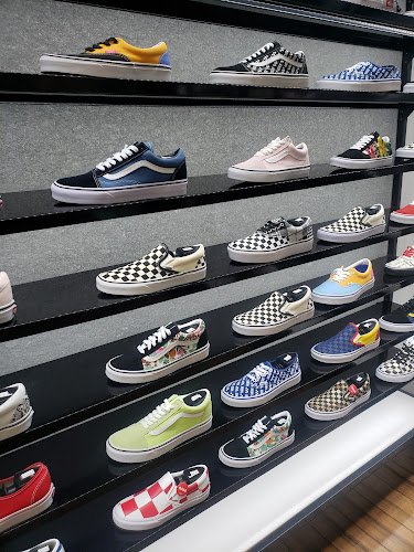 Shoe Palace