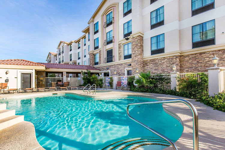 Comfort Inn & Suites Henderson – Las Vegas